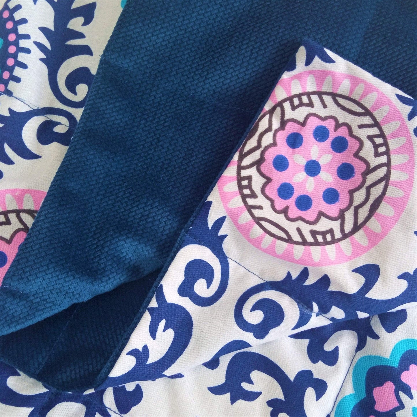 60x80cm indische Elefanten mit marineblauer Samtdecke, 2kg