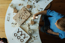 Laden Sie das Bild in den Galerie-Viewer, a boy playing good wood preschool wooden board