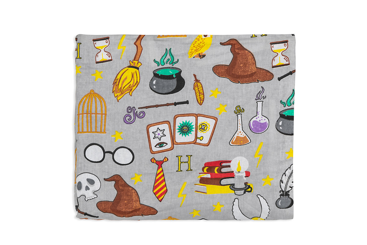 SCHOOL OF MAGIC WEIGHTED BLANKET front close up lying in straight line