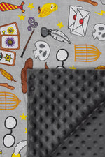 SCHOOL OF MAGIC WEIGHTED BLANKET cotton print close up