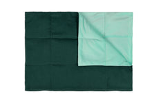 Laden Sie das Bild in den Galerie-Viewer, bottle green cotton weighted blanket with mint velvet backing