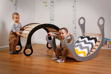 Laden Sie das Bild in den Galerie-Viewer, children playing with good wood rocker 