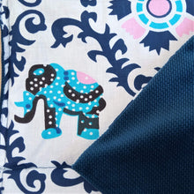 Laden Sie das Bild in den Galerie-Viewer, 60x80cm indische Elefanten mit marineblauer Samtdecke, 2kg