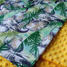 Laden Sie das Bild in den Galerie-Viewer, JUNGLE MINKY WEIGHTED BLANKET | SENSORY OWL