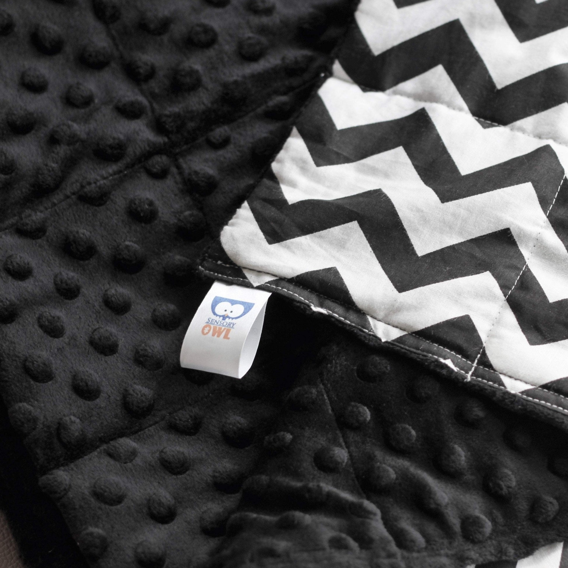 ZIG ZAG MINKY WEIGHTED BLANKET | SENSORY OWL